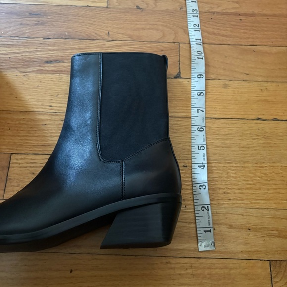 Nordstrom Brand Black Leather Booties Size 8 - Picture 2 of 5